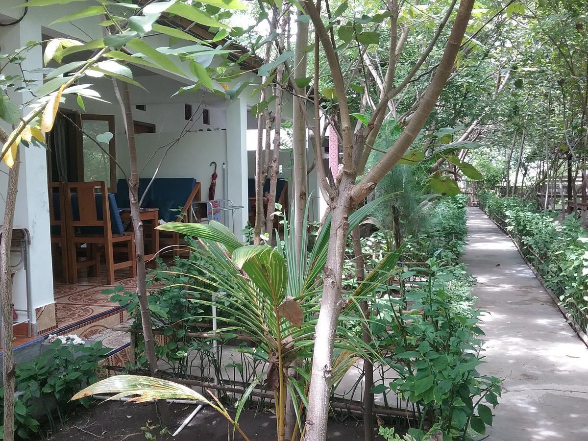 Putri Homestay Гили-Мено Экстерьер фото